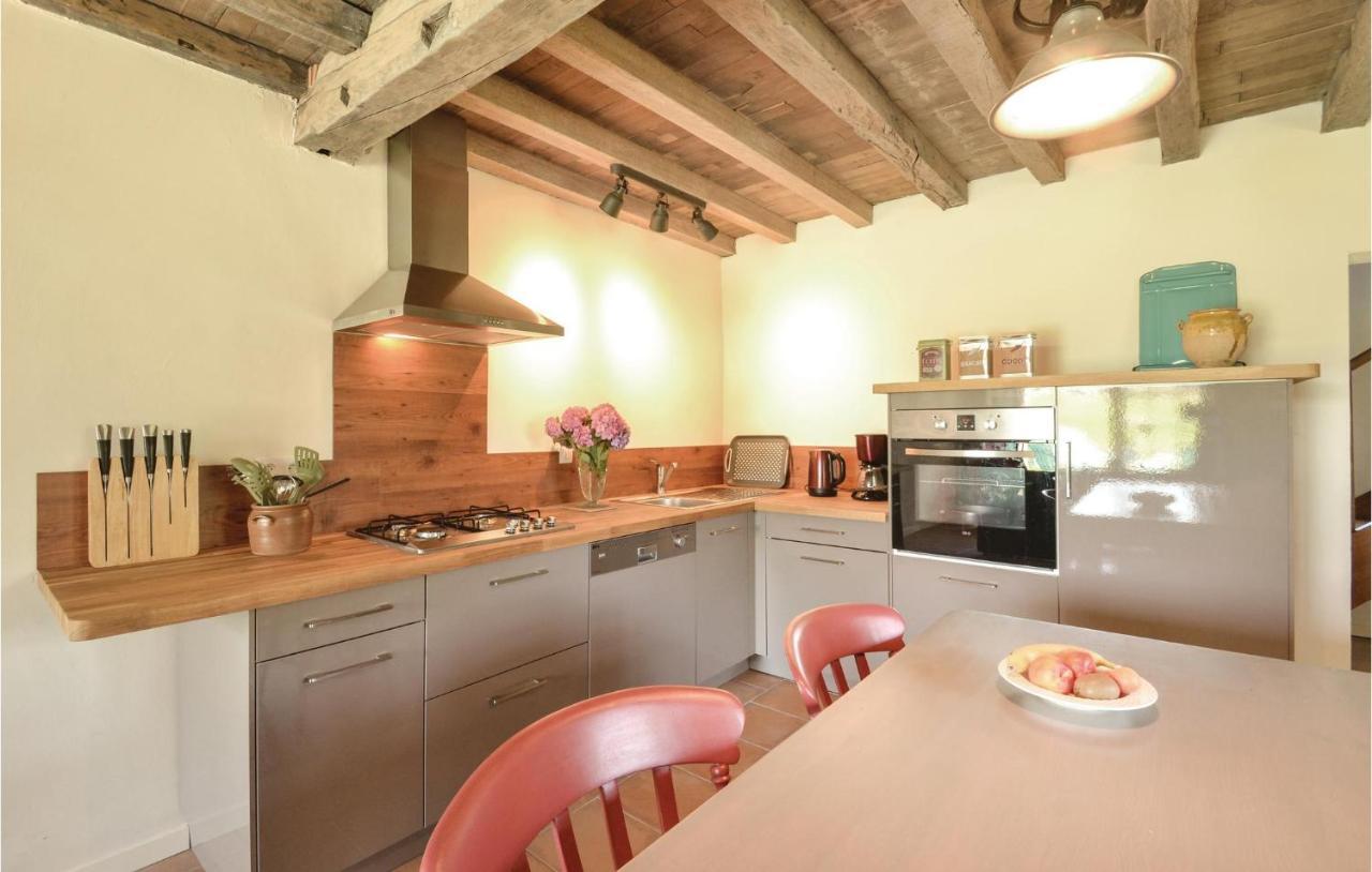 Lovely Home In Charritte De Bas With Wifi Exterior photo